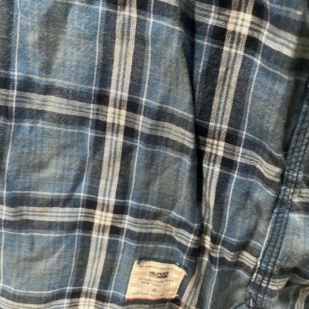 TOMMY HILFIGER BUTTON DOWN - Picture 6 of 9